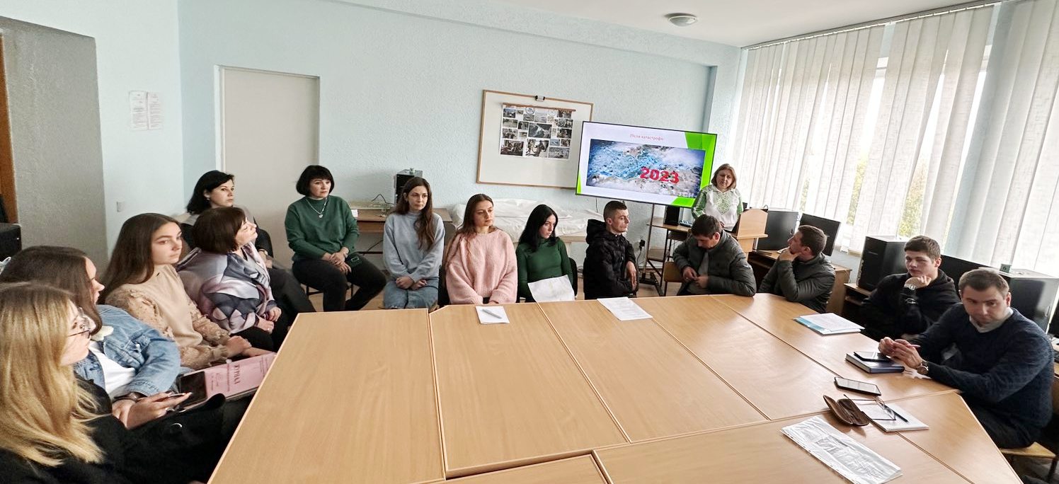 Учасники круглого столу